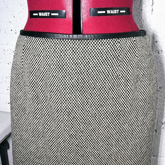 Talbots Sz 12 Checkered Wool Silk B/W Midi Skirt - Picture 2 of 12